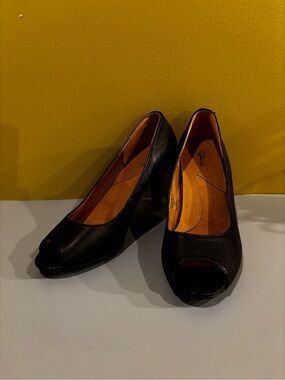 Black leather Peep-Toe High Heels by0401